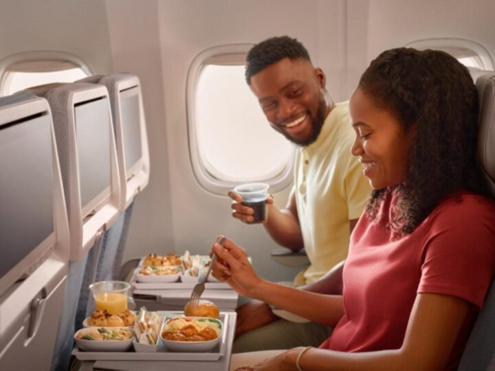 Emirates reaproveita 88 toneladas de plástico de serviços a bordo