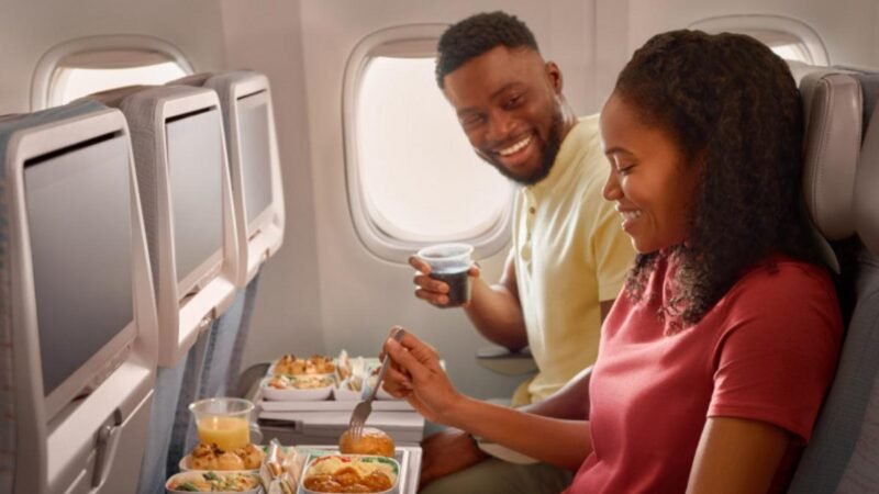 Emirates reaproveita 88 toneladas de plástico de serviços a bordo