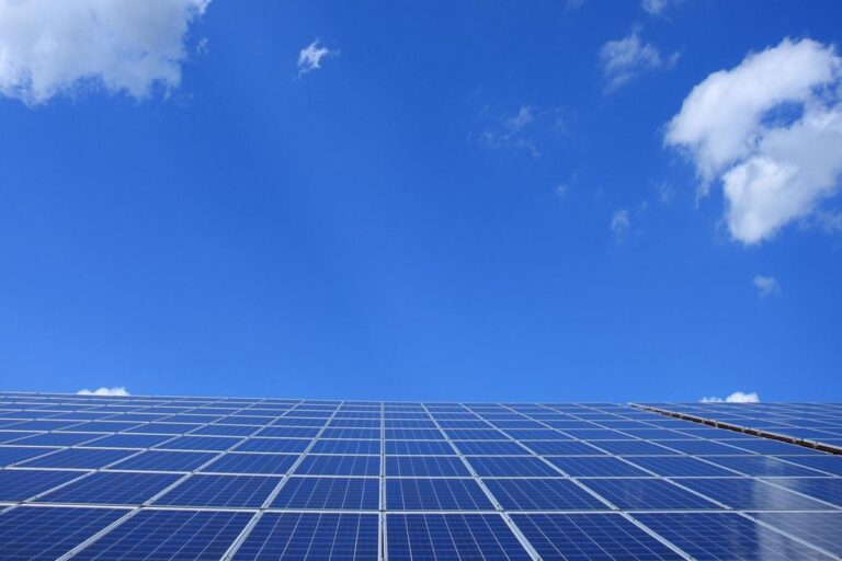 Illian e Huawei firmam parceria estratégica para projetos de energia renovável no Brasil