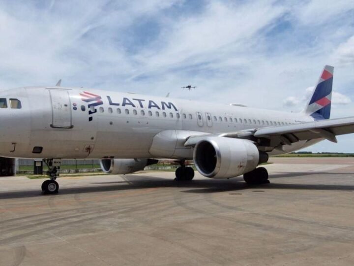 Latam Brasil ajusta voos por alta de combustível e preços de passagens