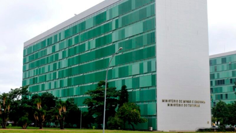 Leilão de Baterias Elétricas Gera Debate por Risco e Retorno ao Investidor