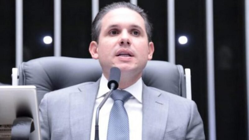 Motta condiciona votação de projeto sobre combustíveis à retirada de PL que restringe jornada de trabalho