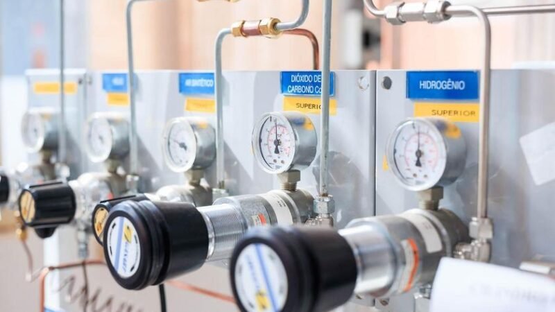 Pesquisadores da Unicamp convertem gás do efeito estufa em combustível usando mineral raro