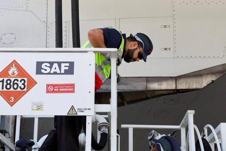 Petrobras lança primeiro lote de combustível de aviação sustentável com 1% de óleo vegetal