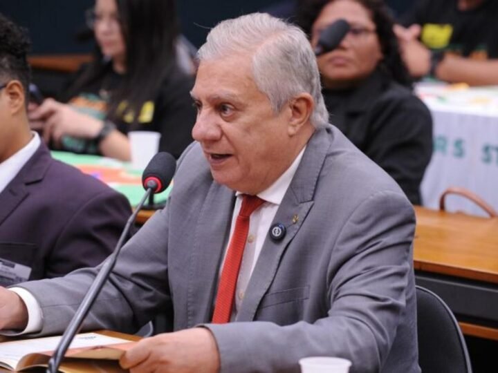 Política da Primeira Infância se torna lei federal após aprovação da Comissão de Finanças Política da Primeira Infância se torna lei federal após aprovação da Comissão de Finanças