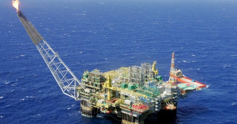 Produção de petróleo na Bacia de Campos cresce, mas permanece abaixo da média histórica