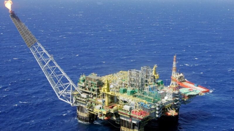 Produção de petróleo na Bacia de Campos cresce, mas permanece abaixo da média histórica