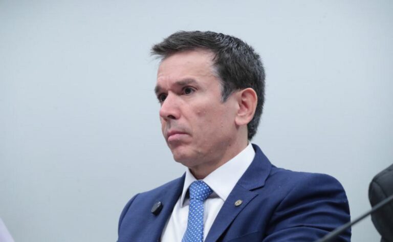 Proteção ao Consumidor: Câmara Discute Controle Sanitário para Suplementos Alimentares