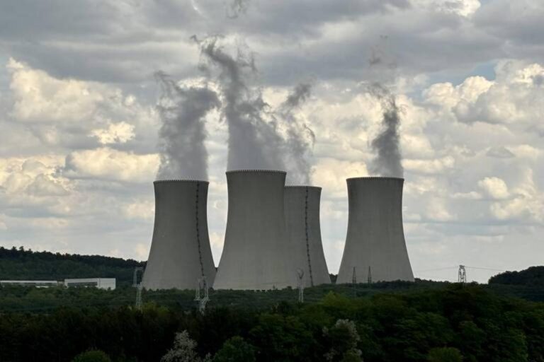 Reatores Nucleares Pequenos Confrontam Obstáculos para Serem Panacéia da Energia Verde