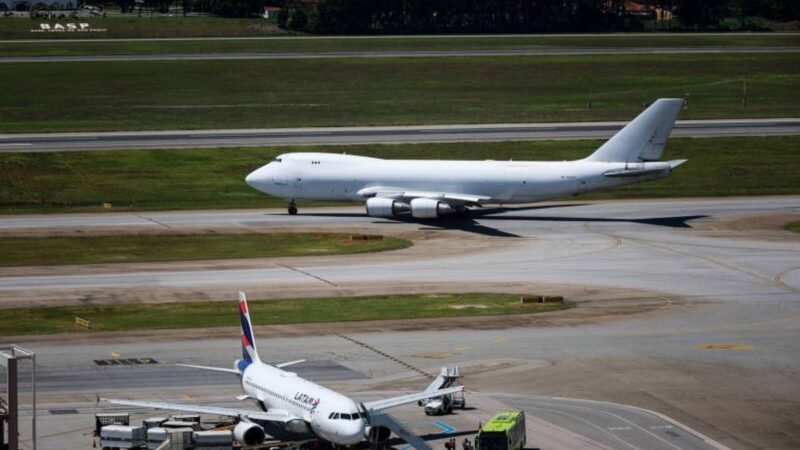 Setor aéreo enfrenta obstáculos em metas de redução de poluição até 2050