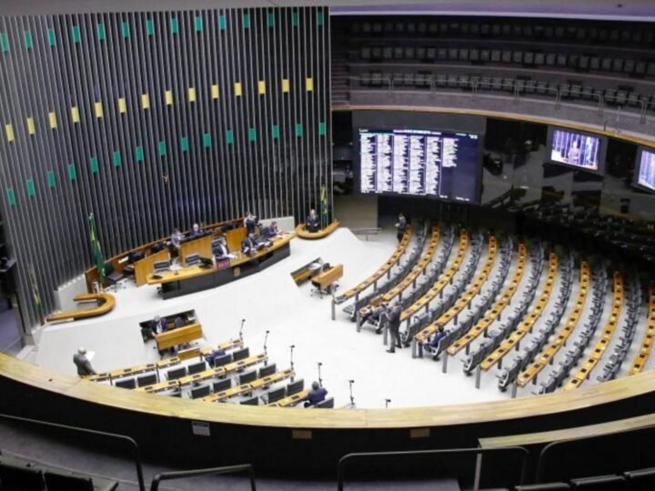 Sistema Nacional de Combate ao Feminicídio e Revisão de Preços dos Combustíveis
