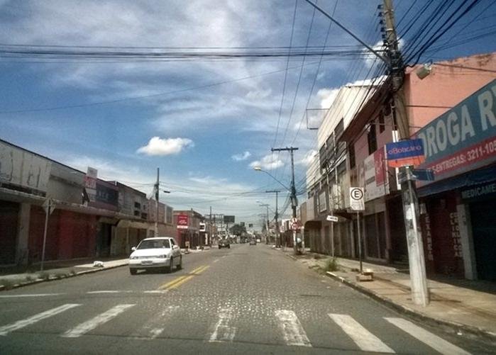 Bernardo Sayão fica bloqueada: trânsito interditado em trecho Bernardo Sayão fica bloqueada: trânsito interditado em trecho
