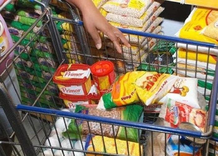 Cesta básica sobe em seis das oito capitais, São Paulo lidera