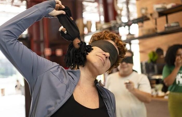 “Mulheres em Cena: Uma Oficina de Performance para Empoderamento”