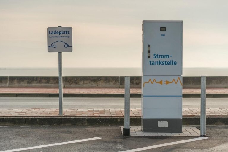 Brasil Expande Rede de Eletropostos Construindo Infraestrutura para Mobilidade Elétrica