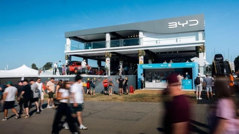 BYD estreia Dolphin G híbrido e Shark