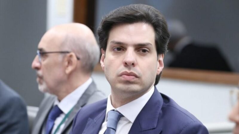Comissão aprova projeto que estabelece normas de segurança para abastecimento de aeronaves em solo
