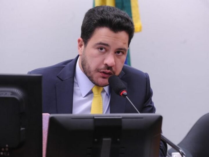 Comissão aprovadora de projeto de defesa da competitividade brasileira face às exigências ambientais unilateral