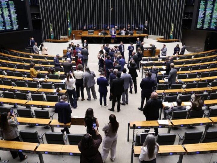 Crédito a Exportadores e Agroindústria: Câmara Libera R$ 15 Bilhões Crédito a Exportadores e Agroindústria: Câmara Libera R$ 15 Bilhões