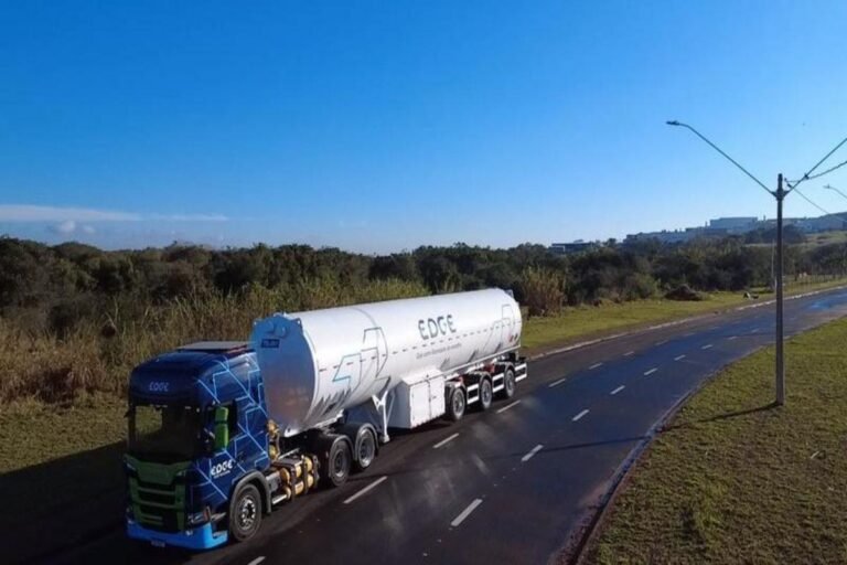 Edge atinge marca de 500 caminhões de GNL entregues em operação pioneira no país
