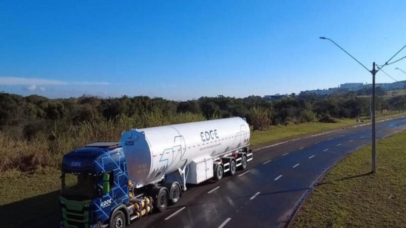 Edge atinge marca de 500 caminhões de GNL entregues em operação pioneira no país