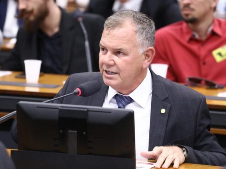 Energia solar gratuita para milhares de famílias baixa renda é prioridade do governo