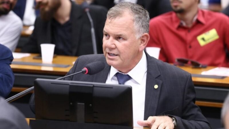 Energia solar gratuita para milhares de famílias baixa renda é prioridade do governo