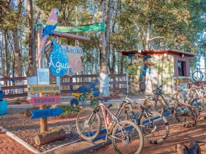 Espaço oferece ponto de apoio a ciclistas, área de convivência e contato com a natureza, ideal para aproveitar o recesso escolar na região