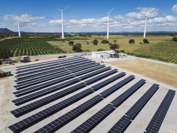 Governo estabelece compensação retroativa por cortes em usinas eólicas e solares