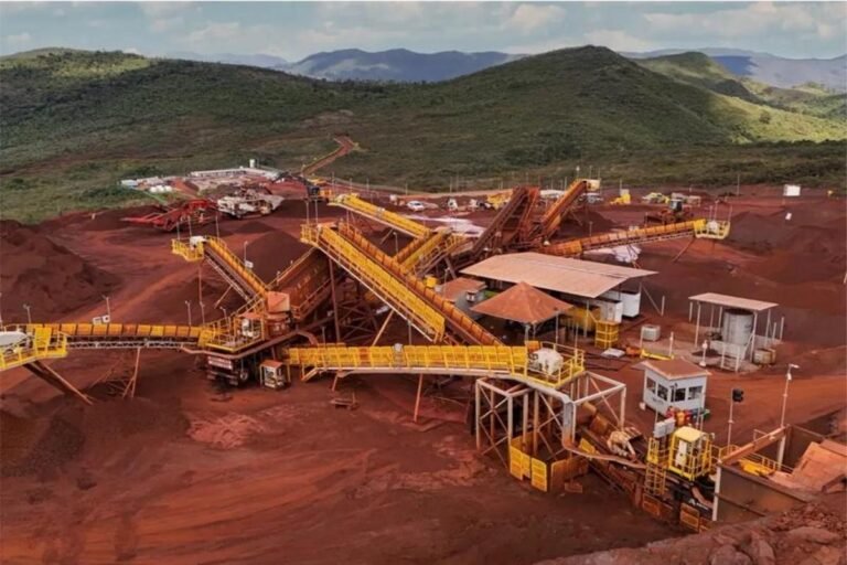 Menos impacto, mais tecnologia: Cedro investe em sistema avançado de transporte minério de ferro para substituir o trânsito de carretas em Mariana