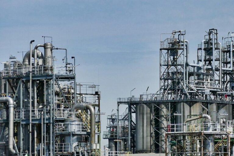 Opep+ amplia oferta de petróleo com aumento de produção de 188 mil barris por dia