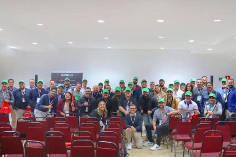 Ourolux leva Roadshow "Venda BESS na Prática" para Florianópolis após sucesso da edição de Campinas