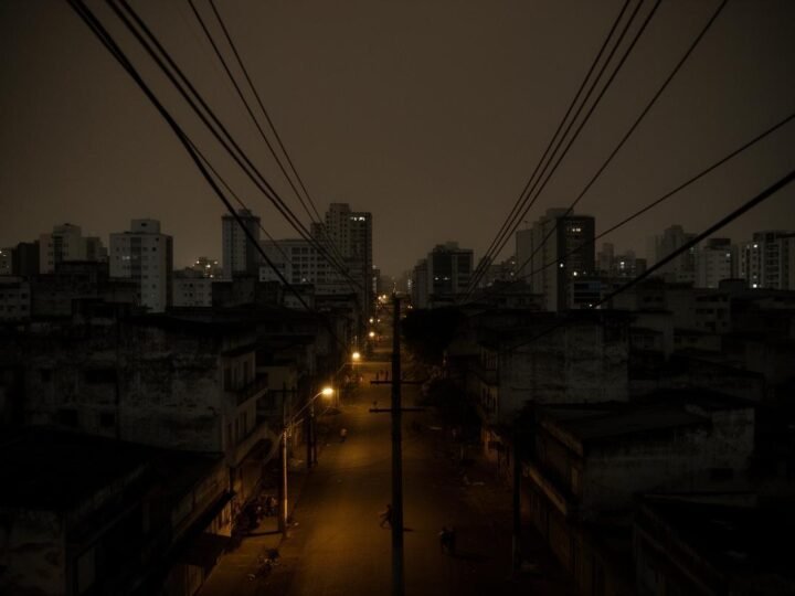 Perdas de Energia Elétrica no Brasil Chegam a R$ 23,2 Bilhões em 2025