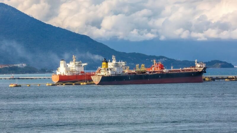 Pesquisa: Economia global ainda dependente de combustíveis fósseis por mais de uma década