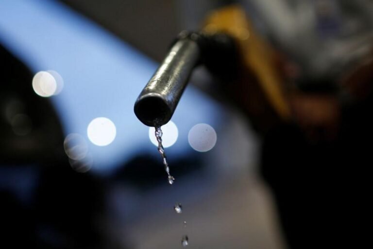Petrobras reduz preço do diesel em R$ 0,35 por litro a partir de quarta-feira