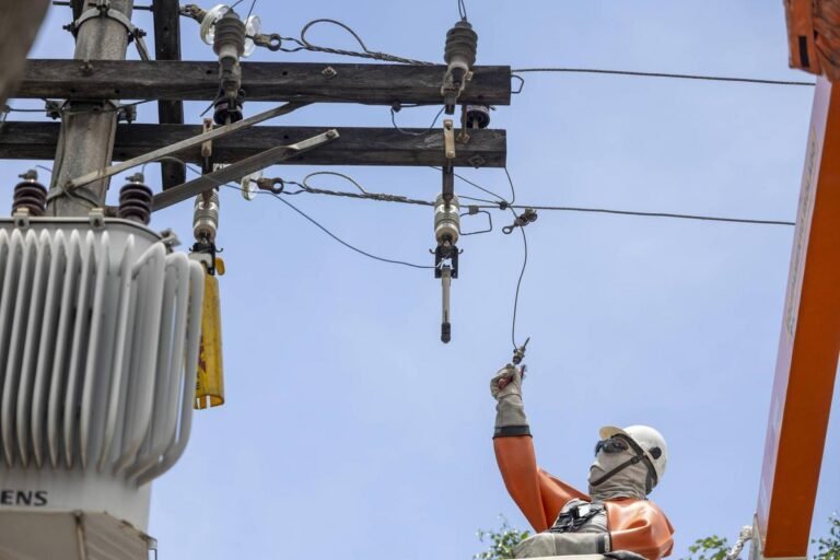 Reconhecer investimentos que aumentam resiliência elétrica no sistema diante do clima