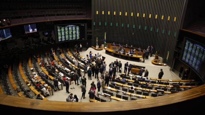 Responsabilidade Sem Fronteiras: PLP 100 Pesa pela Transparência no Setor Elétrico