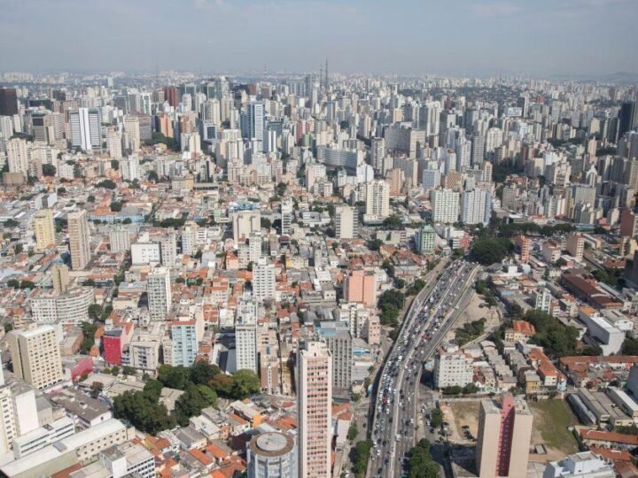São Paulo mantém áreas sem energia após ventania de mais de 100 km/h
