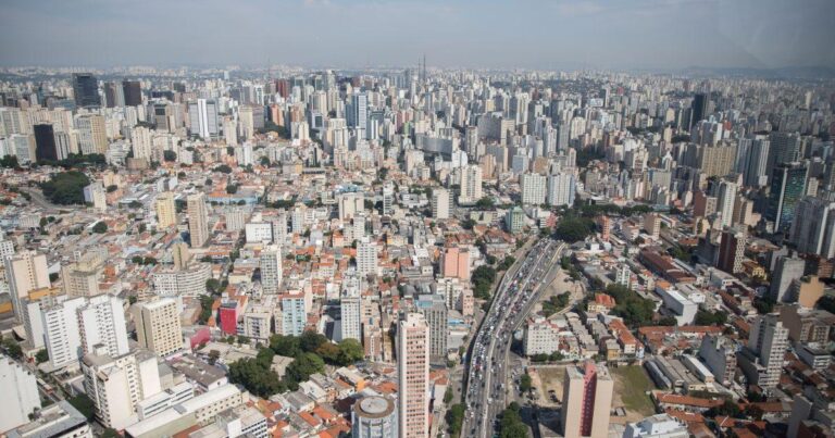 São Paulo mantém áreas sem energia após ventania de mais de 100 km/h