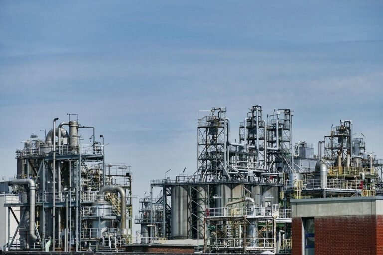 STJ reverte afastamento de diretores ANP em caso Refit e terreno da refinaria vai a leilão