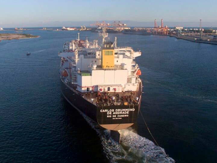 Transpetro inicia uso de combustível renovável em navio na Roterdã Transpetro inicia uso de combustível renovável em navio na Roterdã