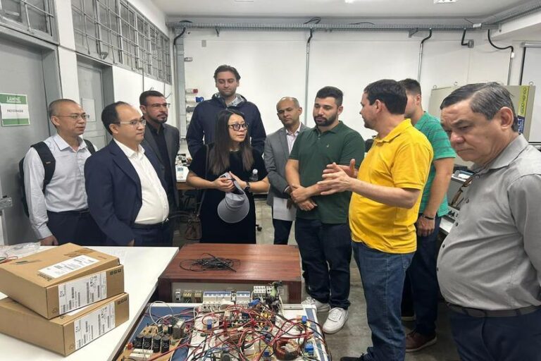 UFMT recebe primeiro sistema de armazenamento de energia da Navvion enquanto MT disputa fábrica bilionária de baterias