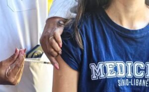 Dia D de multivacinação convoca menores de 15 anos para atualização de caderneta no país