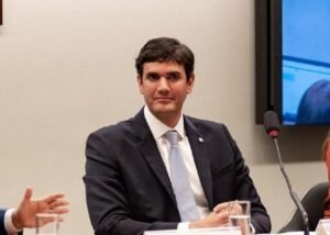 MDB e Podemos se unem para conquistar o Palácio do Buriti e a vaga no Senado.