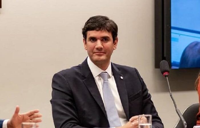 MDB e Podemos se unem para conquistar o Palácio do Buriti e a vaga no Senado.