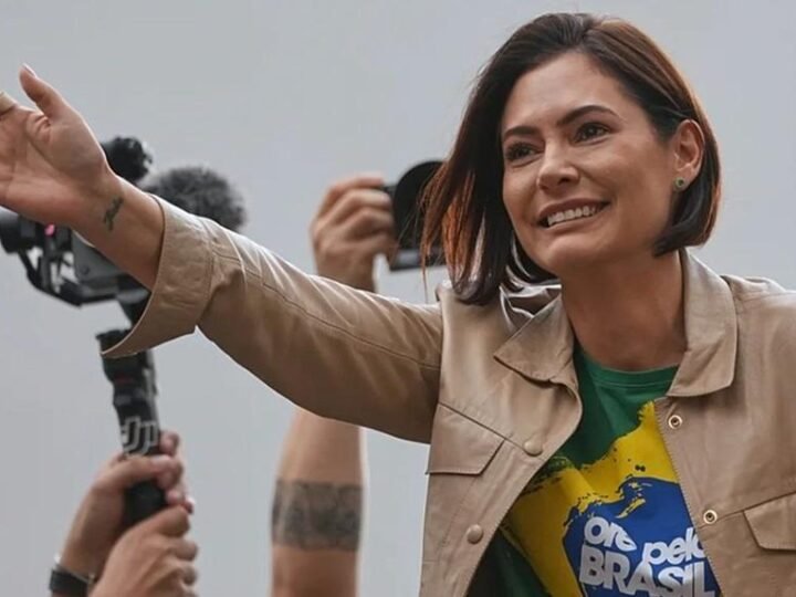Michelle Bolsonaro lidera pesquisa para Senado no DF com 25%