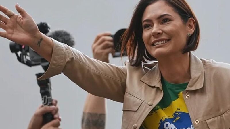 Michelle Bolsonaro lidera pesquisa para Senado no DF com 25%