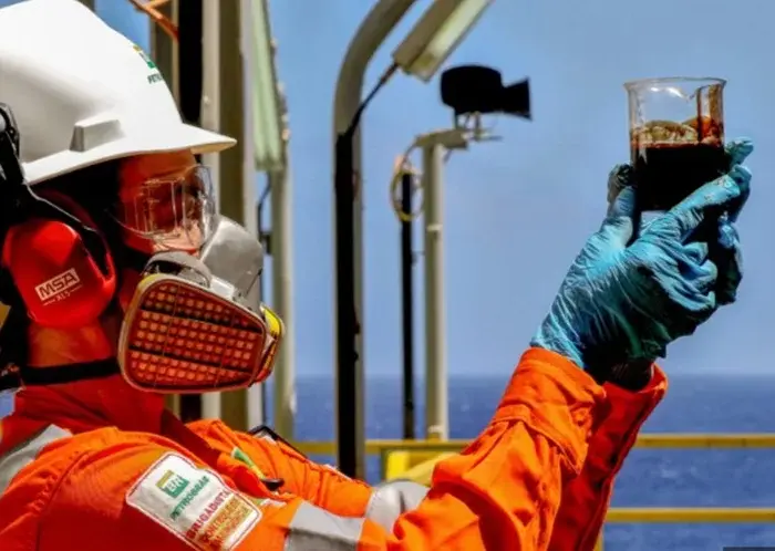 Petrobras quebra recordes e alcança o ouro líquido