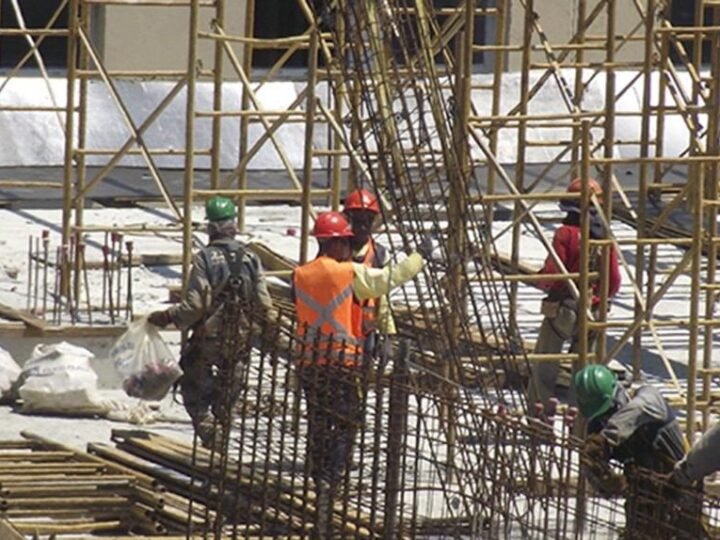 Reajuste na mão de obra acelera custo da construção civil em agosto
