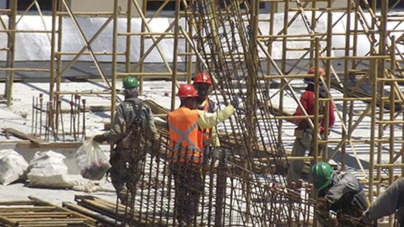 Reajuste na mão de obra acelera custo da construção civil em agosto